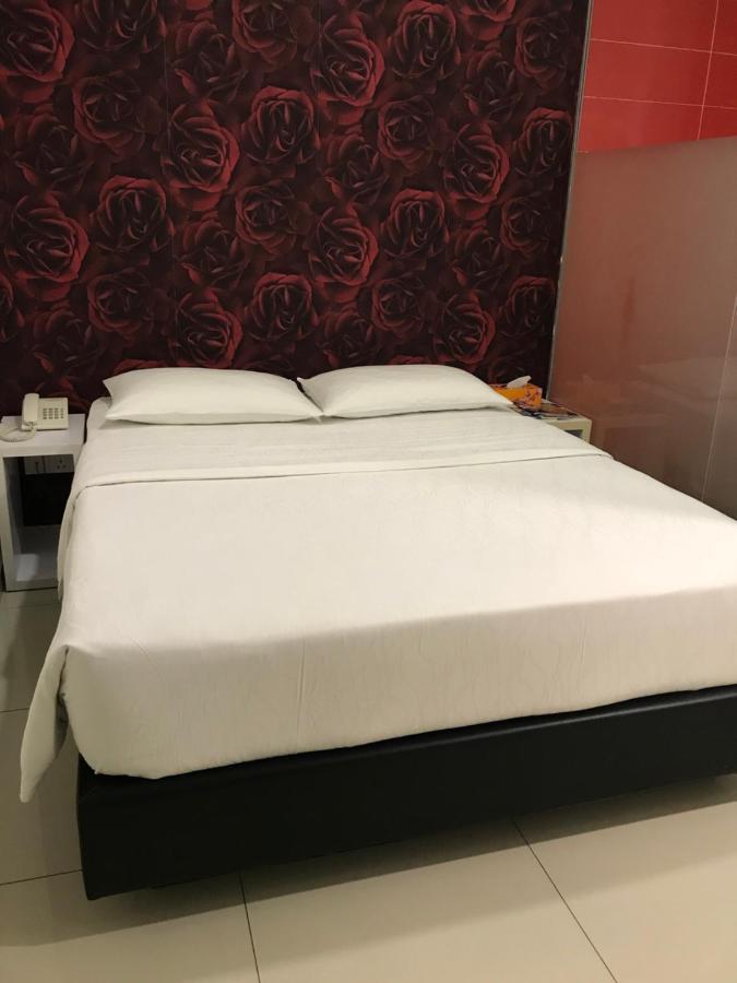 Goody Hotel Джохор-Бару Экстерьер фото